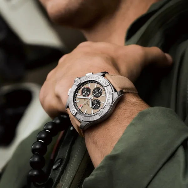 Avenger B01 Chronograph 44 – Image 3