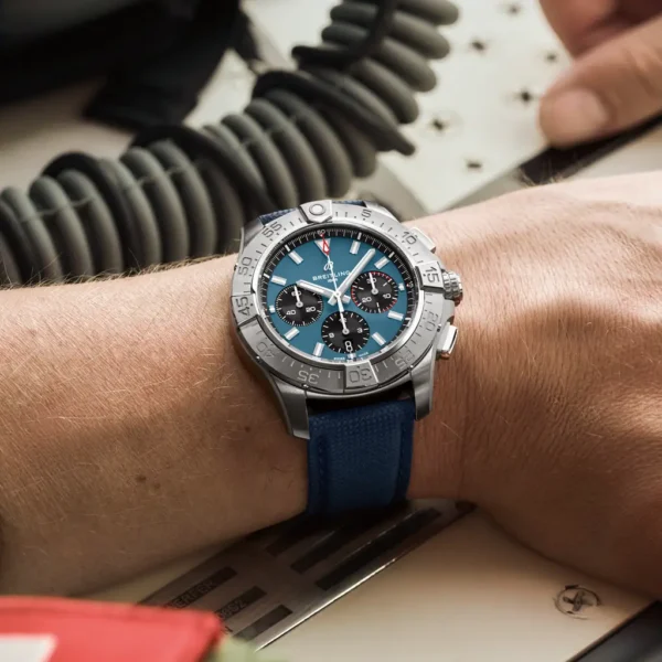 Avenger B01 Chronograph 44 – Image 3